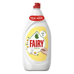 Deterdžent za posuđe FAIRY chamomile & vitamin E 1,35l